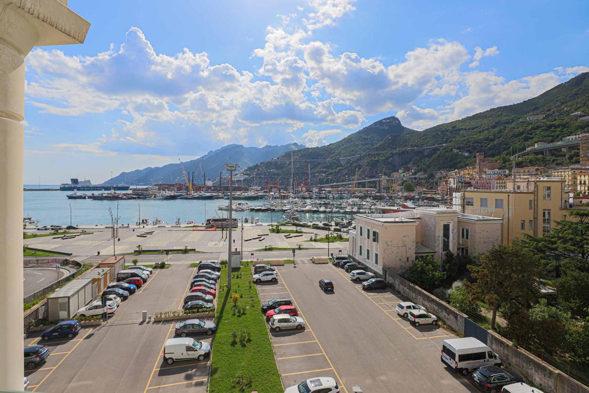 Ferienwohnung Amami Al Crescent Salerno Exterior foto
